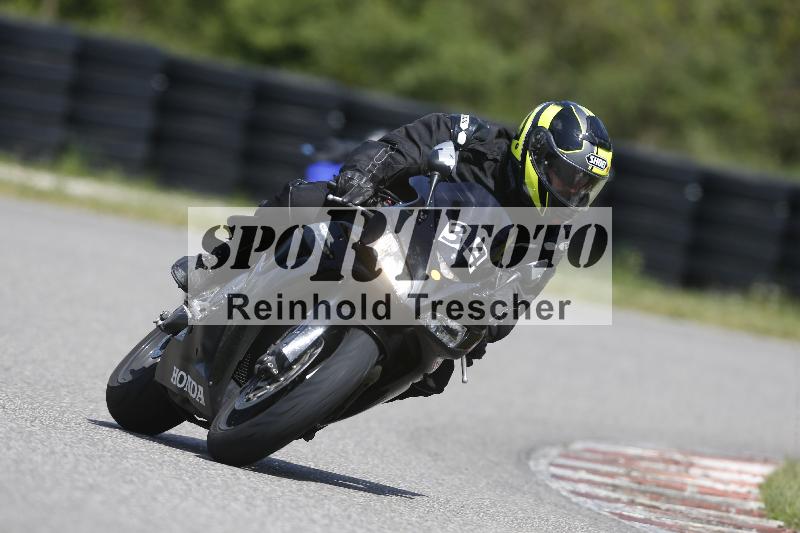 /Archiv-2025/09 22.04.2025 Cornu Master School ADR/rot-rouge/34